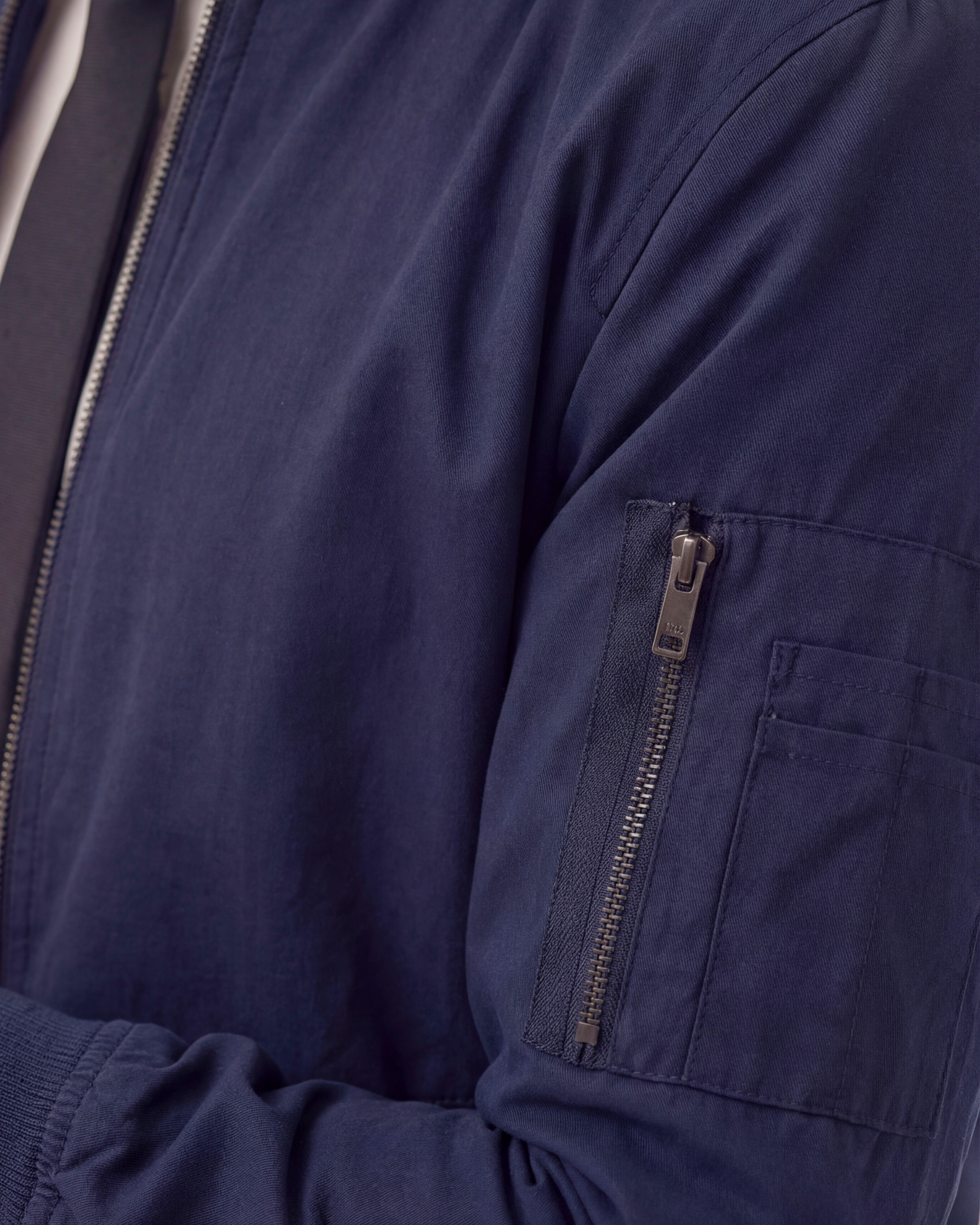 Julien Bomber Elegante